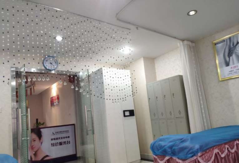 三亚圣迪亚整形眼部整形收费价格表，眼窝：1085\上睑松弛矫正术：3280起