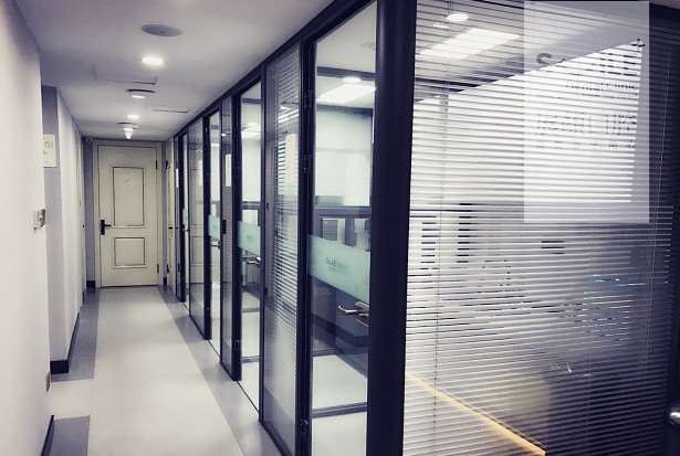 哈尔滨拜博口腔整形收费价格表，种植牙：2028\牙齿矫正：73起