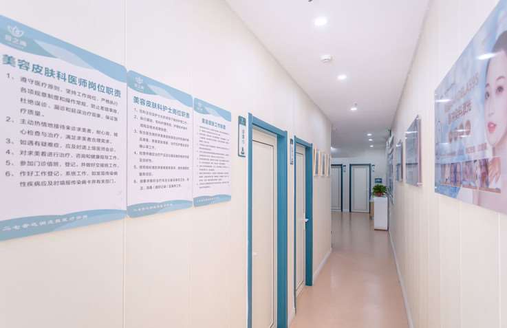 郑州眼角修复手术价格表线上公布(2025郑州眼角修复手术参考价为：4358元)