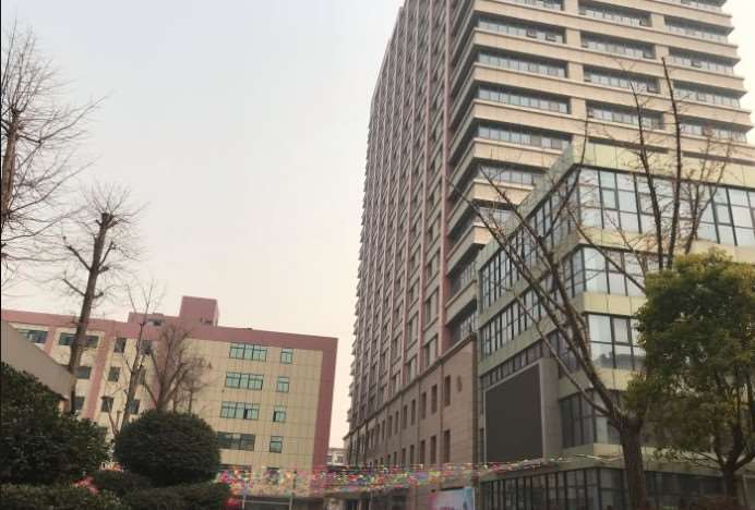 郑州鼻部整形收费价目表，隆鼻：153\酒糟鼻治疗：2355起