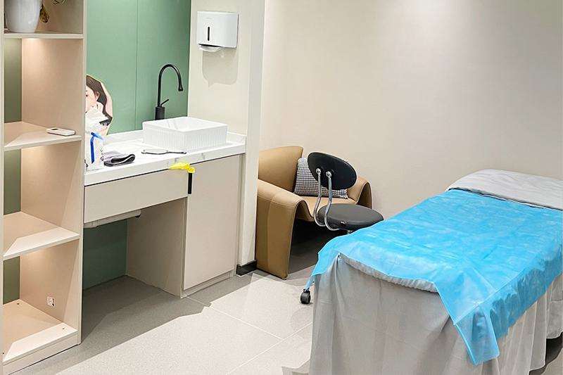 郑州春语医疗美容眼部整形收费价目表，眼窝：4125\眼睑内翻矫正：1217起