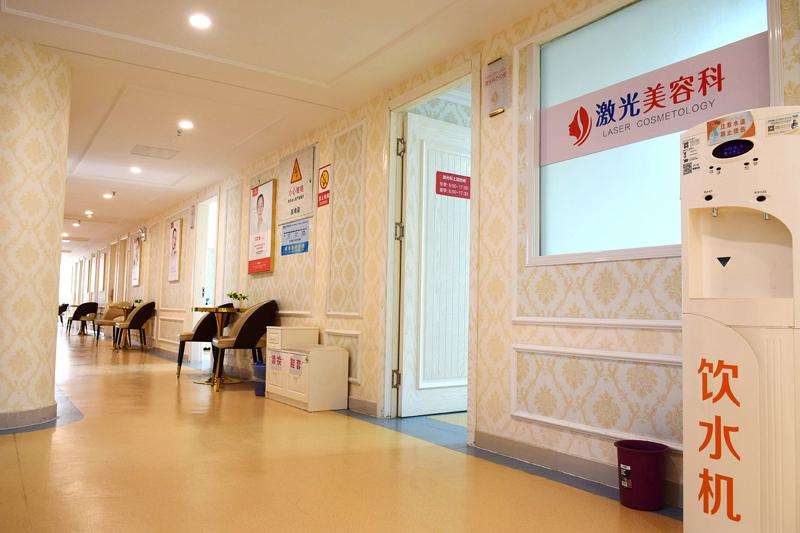 郑州美中商都妇产医院鼻部整形收费价目表，去鼻唇沟：2389\隆鼻：4261起