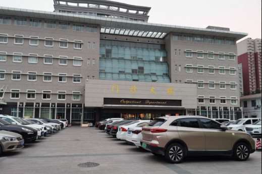 郑州眼部整形收费价格表，眼综合：2564\眼皮下垂矫正：1149起