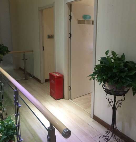 郑州春语医疗美容眼部整形收费价目表，眼窝：4125\眼睑内翻矫正：1217起