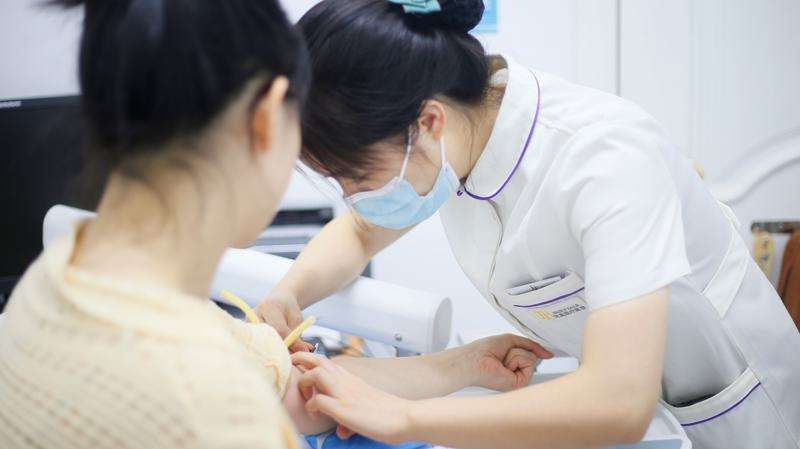 长沙胸部整形收费价格表，胸型美化：4337\胸部修复：3549起
