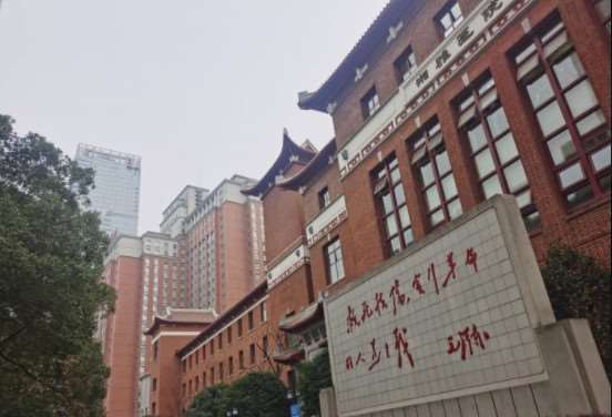 长沙鼻部整形收费价格表，隆鼻整形：4171\去鼻唇沟：2421起