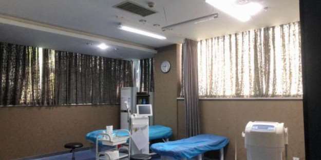 衡阳雅美眼部整形收费价格表，做卧蚕失败修复：677\眼睑内翻矫正：2959起