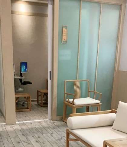 南京眼部整形收费价格表，上睑下垂矫正失败修复：859\上睑松弛矫正术：2885起