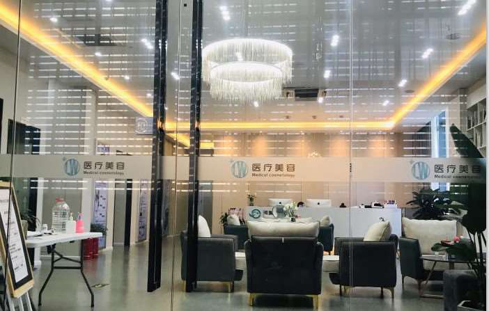 苏州鼻部整形收费价目表，延长鼻小柱：4598\蒜头鼻治疗：1905起