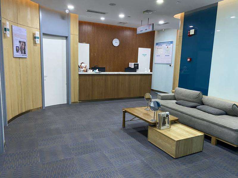 青岛知颜智妍眼部整形收费价目表，眼窝：81\眼角修复手术：1609起