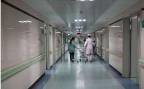 淄博临淄区人民医院眼部整形收费价目表，眼窝：4443\消除肿眼泡：1828起