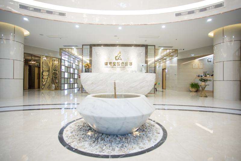 上海眼部整形收费价目表，眼修复：3347\眼窝凹陷修复：282起