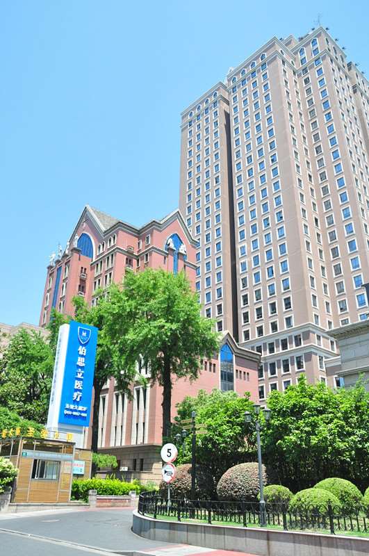 上海眼部整形收费价目表，眼修复：3347\眼窝凹陷修复：282起