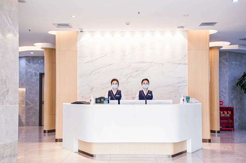 成都军建医院胸部整形收费价格表，胸型美化：838\乳晕整形：934起