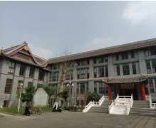 成都美立方眼部整形收费价目表，眼窝凹陷修复：1499\消除肿眼泡：4492起