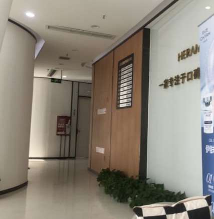 成都军大整形外科玻尿酸收费价格表，玻尿酸塑形：451\玻尿酸抗衰：3894起