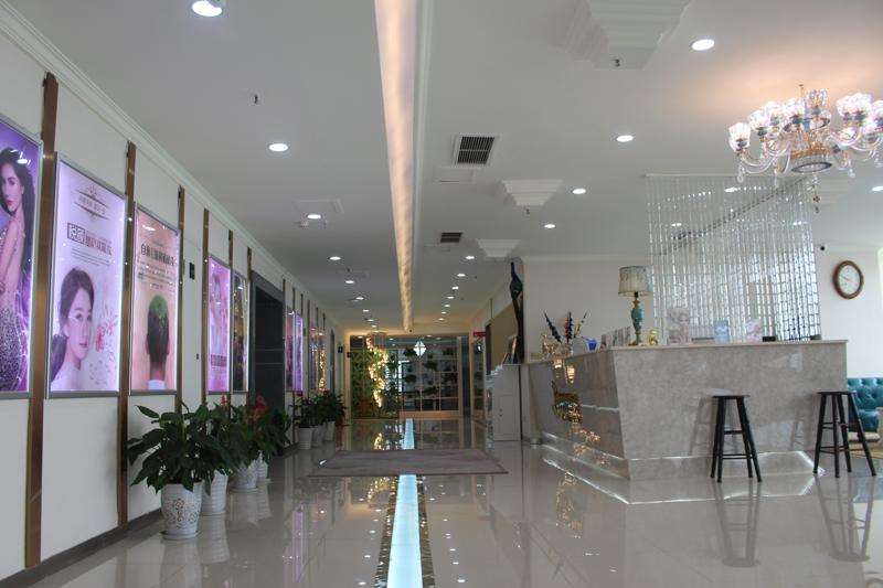 成都市中西医结合医院美体塑形收费价格表，注射塑形：4263\脐再造术：3063起