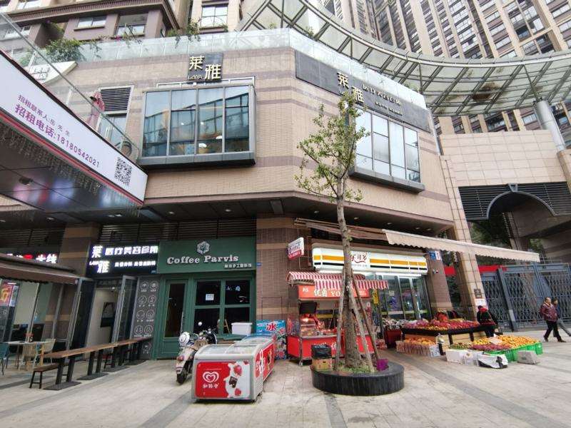 成都美立方眼部整形收费价目表，眼窝凹陷修复：1499\消除肿眼泡：4492起