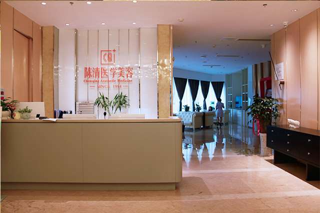 泸州鼻部整形收费价格表，鼻翼整形：835\肥厚鼻尖鼻翼矫正术：4096起