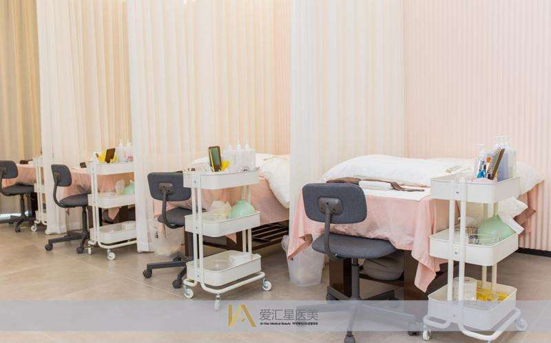 中山玻尿酸收费价格表，玻尿酸塑形：3748\玻尿酸抗衰：1900起