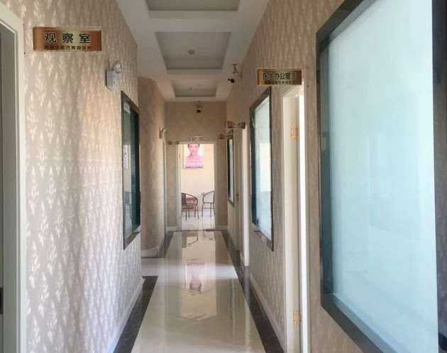 伊犁伊宁市友好医院眼部整形收费价格表，眼修复：3442\眼皮下垂矫正：1163起