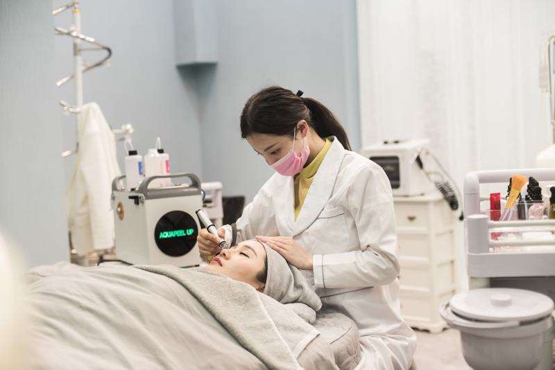 杭州鼻部整形收费价格表，酒糟鼻治疗：4245\垫鼻基底失败修复：2481起