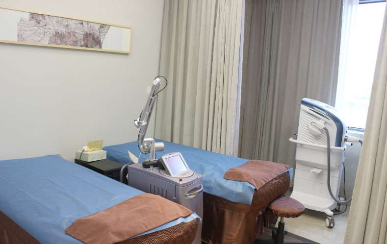 金华胸部整形收费价目表，胸型美化：831\胸部修复：1713起