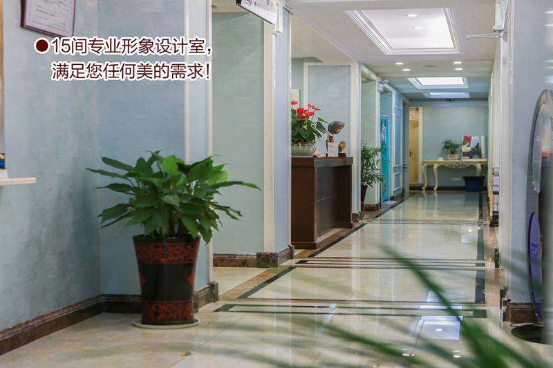 金华亚美综合眼部整形收费价格表，做卧蚕失败修复：643\眼窝凹陷修复：287起