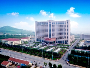 莱州市人民医院口腔科主任是谁？每年的门诊量上万人