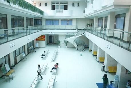 东莞牙龈移植手术2024价格详情一览(2024东莞牙龈移植手术均价为：5472元)
