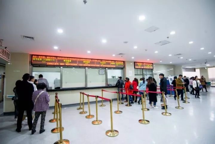 毕节市负责人民医院口腔科地址在哪？七星关区广惠路！预约方式、营业时间、医生团队实力、患者真实反馈解析
