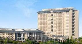 中山沈坤雄口腔医院医生团队介绍，种植牙沈坤雄医生、口腔整形专家蔡建升，技术精湛获好评！