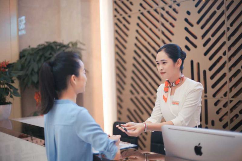 南宁东方医疗美容医院口腔科医生有哪些?专业与口碑并重的选择