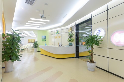 成都华西口腔医院收费标准2025:种植牙3980起-牙齿矫正9800起