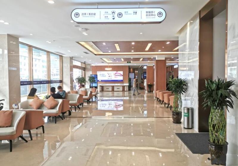 成都有几家新桥口腔医院？7家，是衣冠庙总店、高新、玉双店