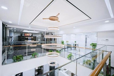 上海苏齿博信口腔收费标准详解：种植牙-矫正牙齿-补牙价格一览